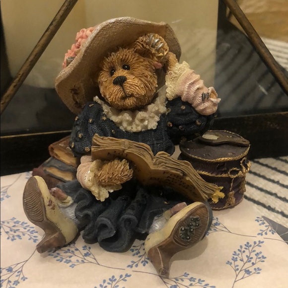 1999 BOYDS BEARS AND FRIENDS Prissy La Vogue